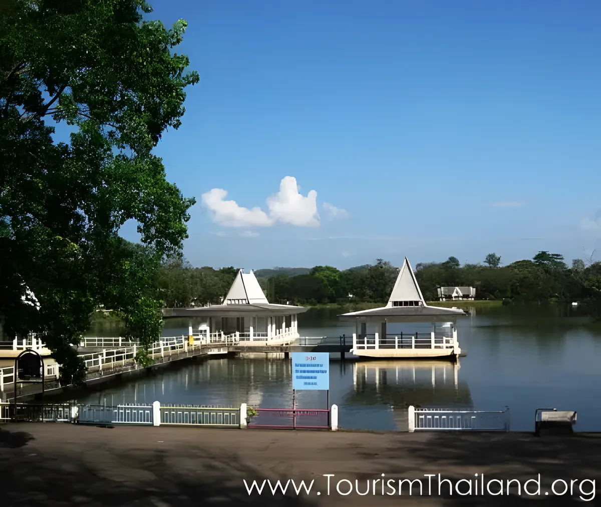 Kraphang Surin Pond