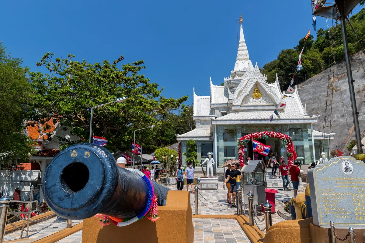 Krom Luang Chumphon Khet Udomsak Shrine — photo 2