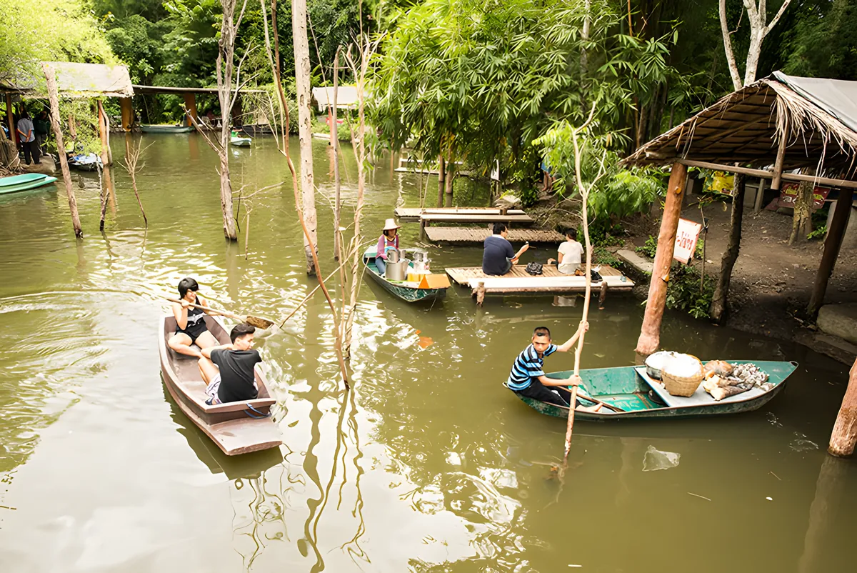 Kwangchow Floating Market