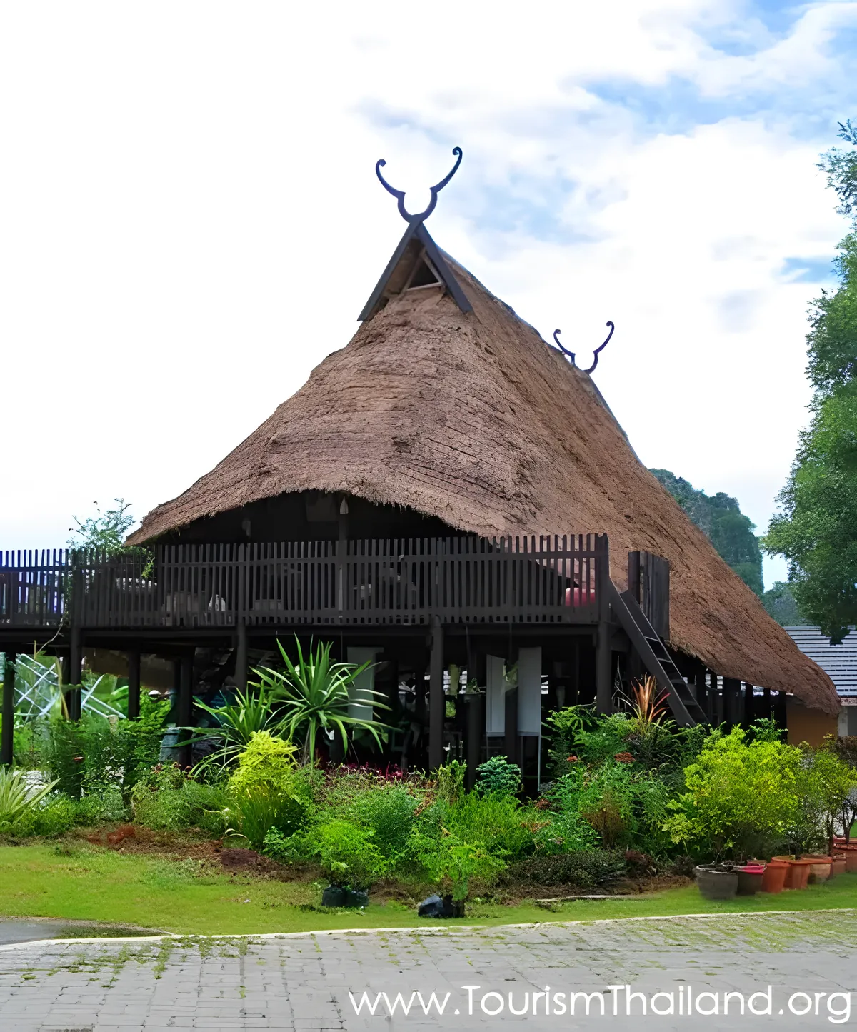 Lao Song (Thai Song Dam Cultural Centre)