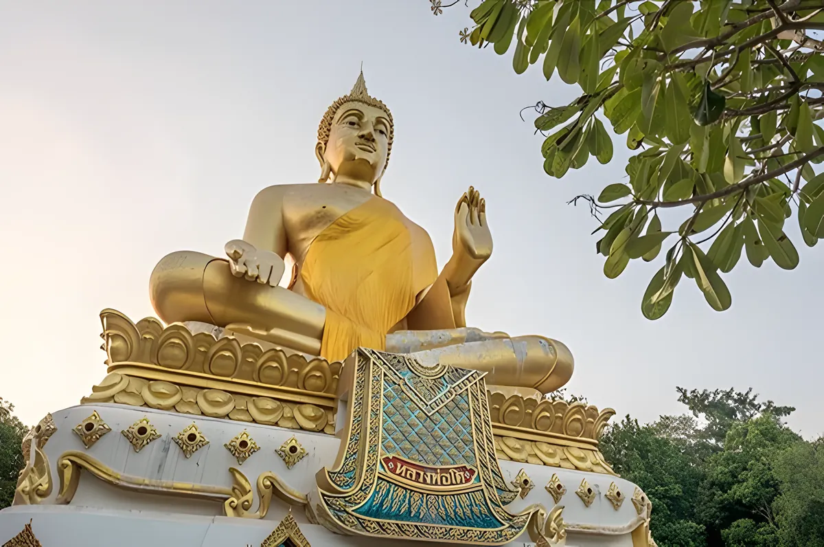 Luang Pho To Wat Phatung