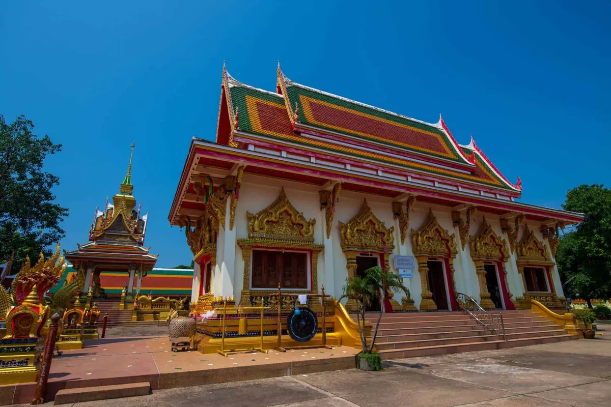 Luang Pho Yai (Photharam temple)