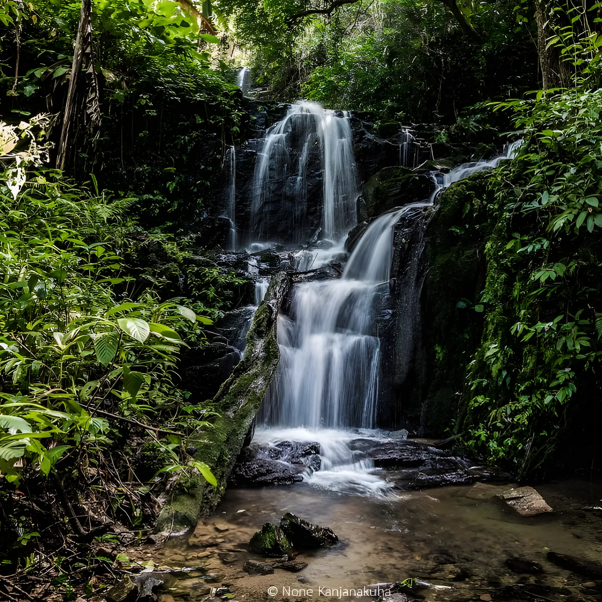 Mae Tho Waterfall