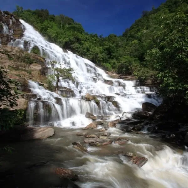 Mae Ya Waterfall