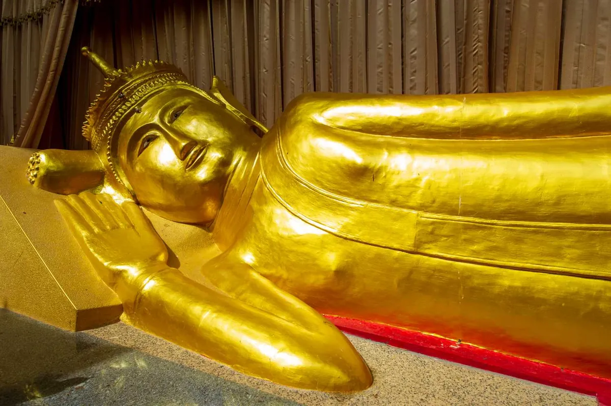 Manorah Reclining Buddha Image at Wat Phukhao Thong — photo 2