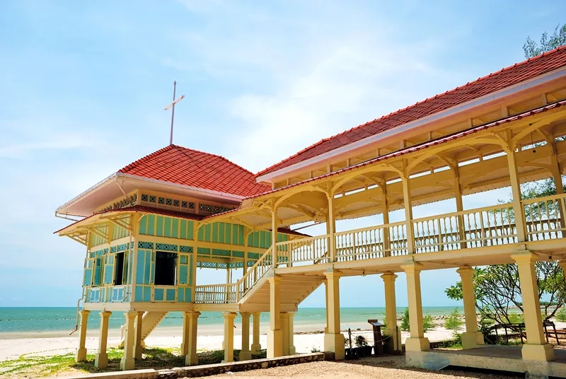 Maruekhathaiyawan Palace — photo 2