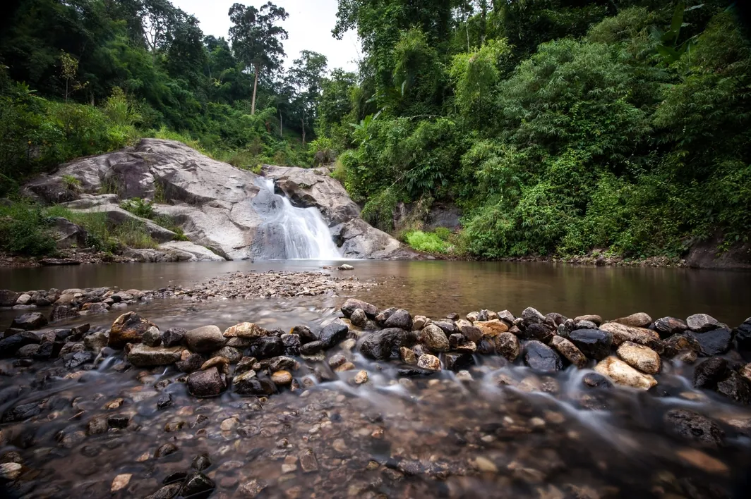Mo Paeng Waterfall