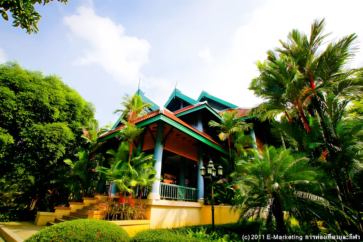 Mueang Nakhon Palace