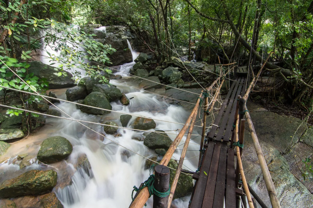 Na Muang Waterfall
