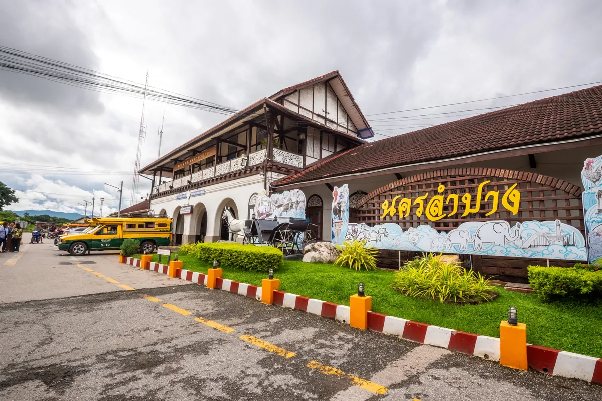 Nakhon Lampang Railway Station — photo 3