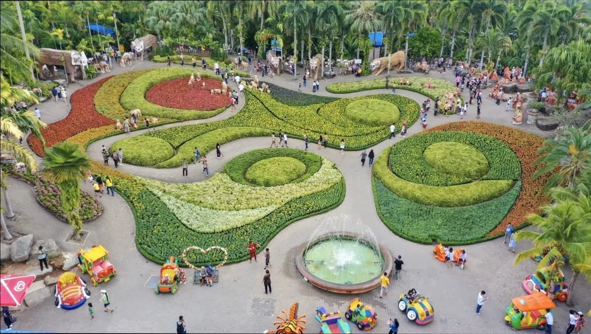 Nong Nooch Tropical