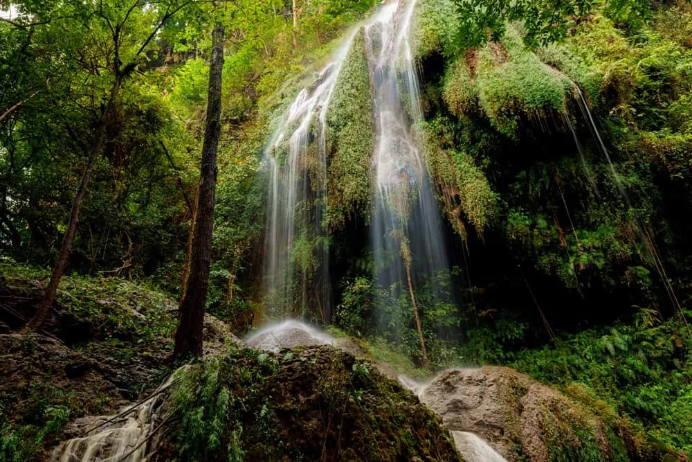 Pha Rom Yen Waterfall