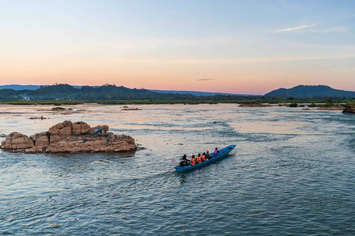 Phan Khot Saen Khrai