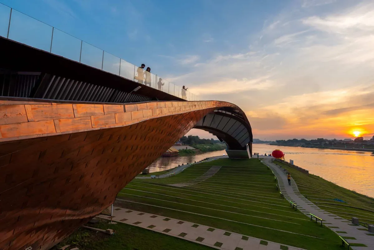 Phasan Building (The Origin of the Chao Phraya River)