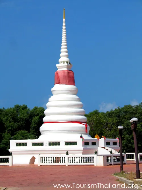 Phra Chedi Klang Nam — photo 2