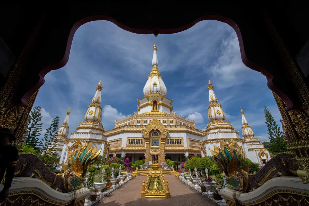 Phra Maha Chedi Chai Mongkhon