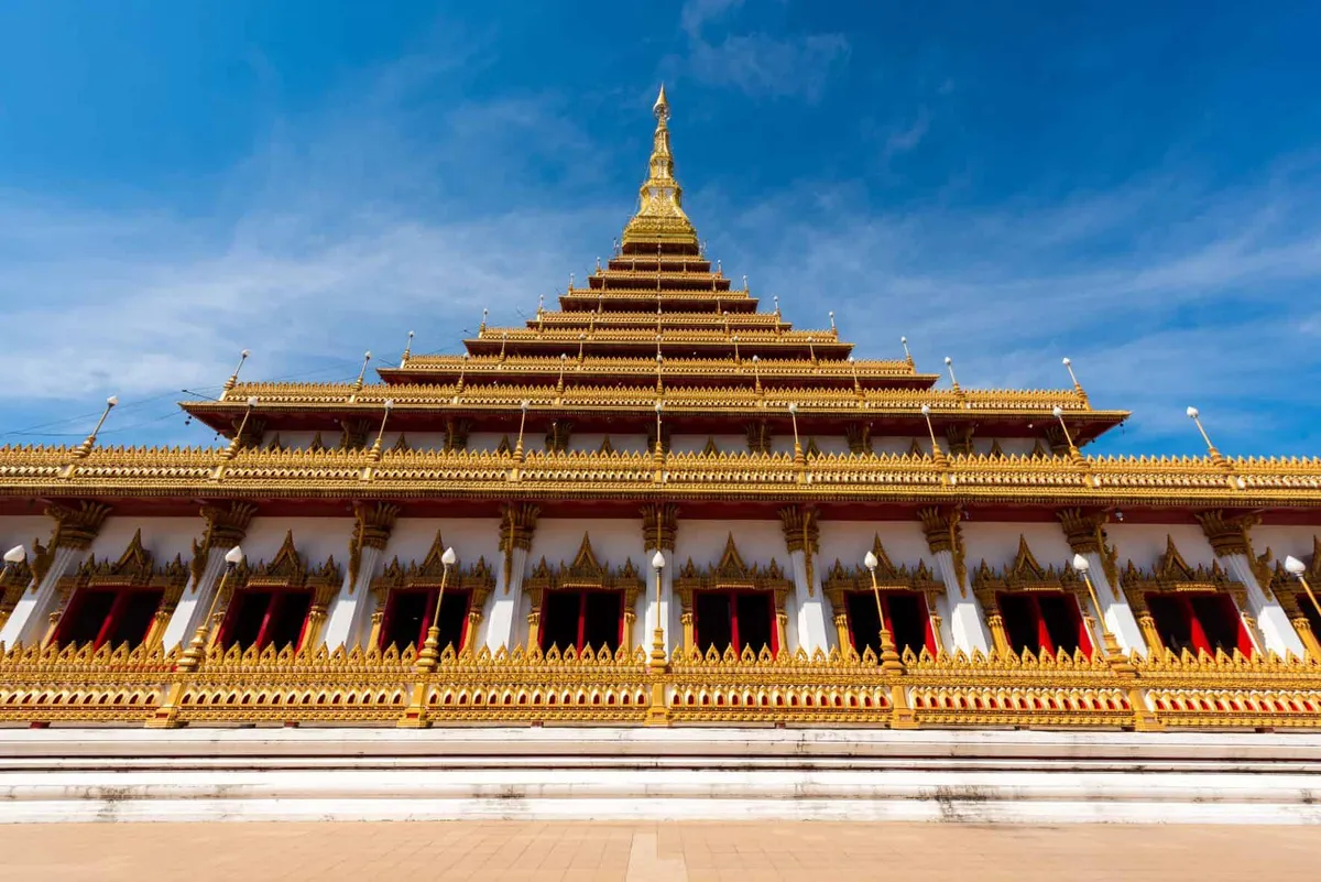 Phra Mahathat Kaen Nakhon (Phrathat Kao Chan)
