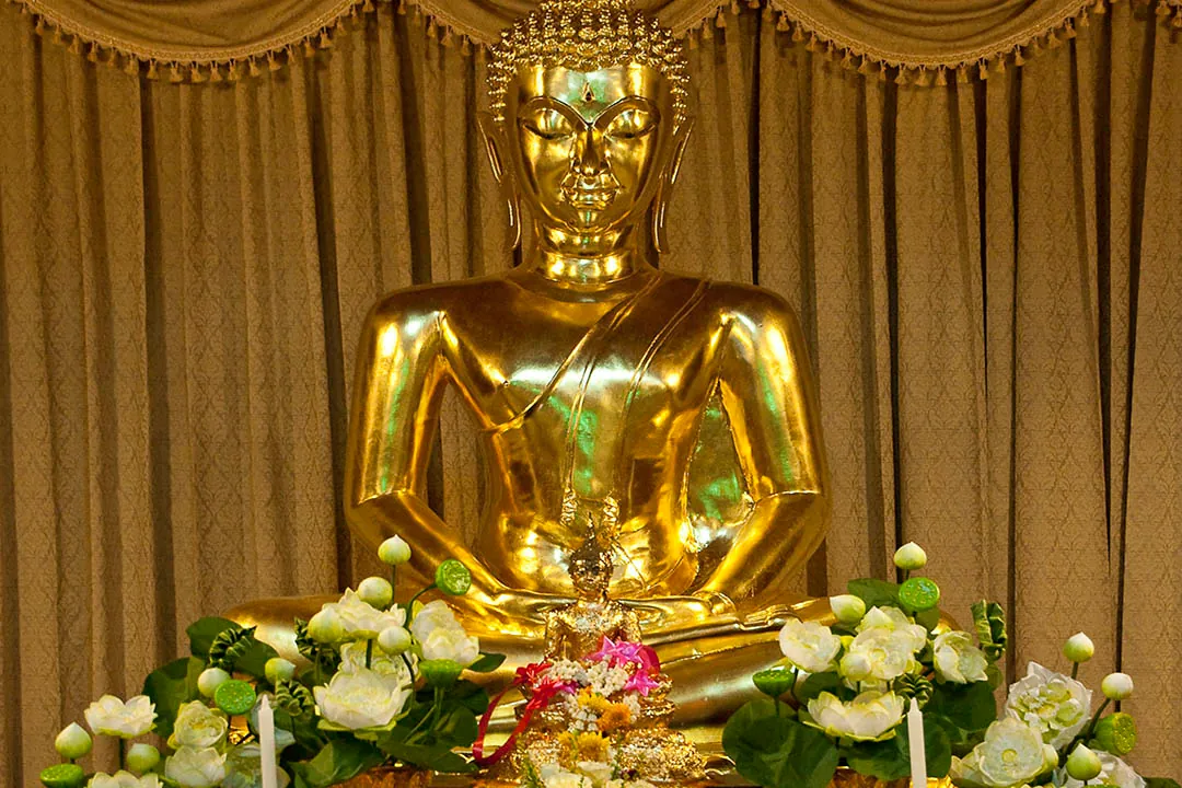 Phra Phutthanirarokhantarai Chaiyawat Chaturathit or Phra Si Mum Mueang