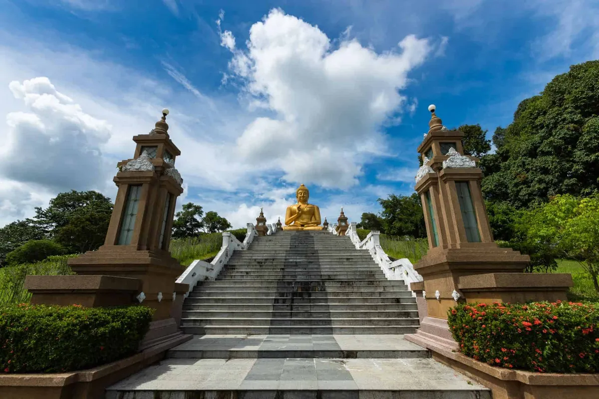 Phra Phutthathaksin Ming Mongkhon (Khao Kong Buddhist Park)