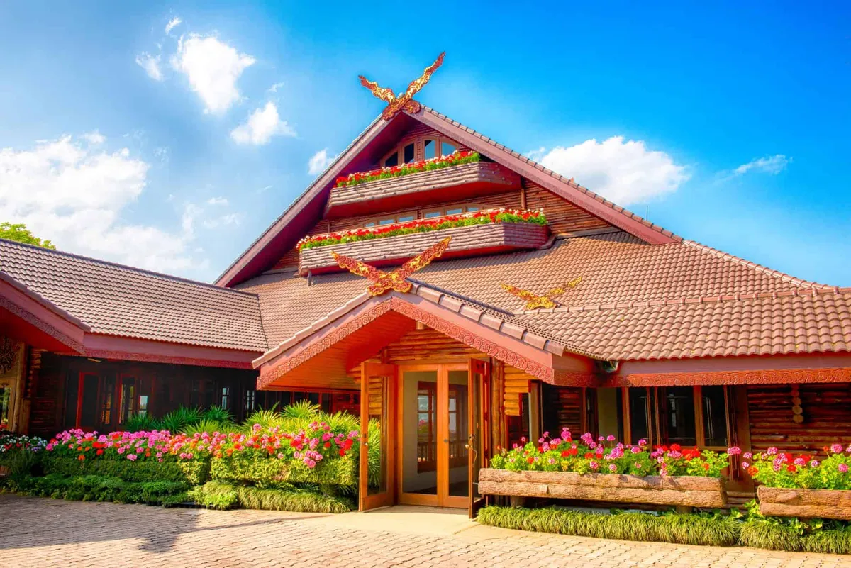 Phra Tamnak Doi Tung