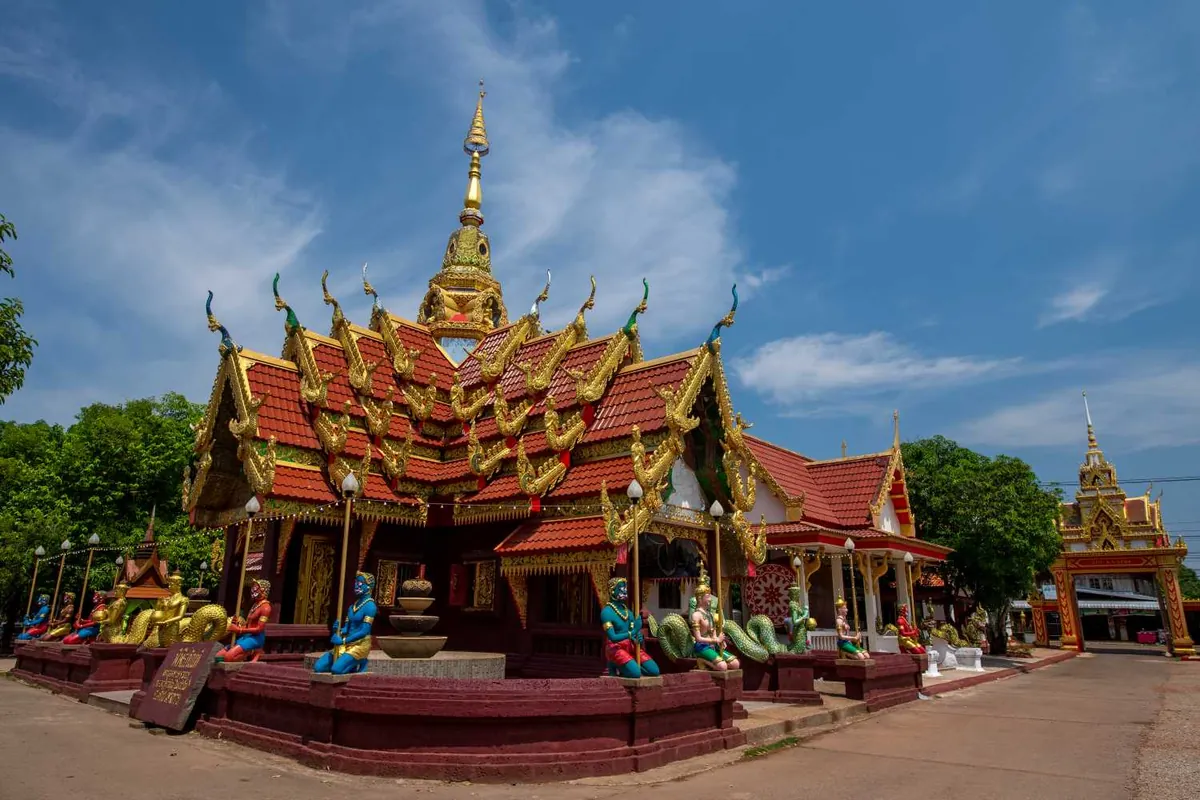 Phra That Mahachai — photo 3