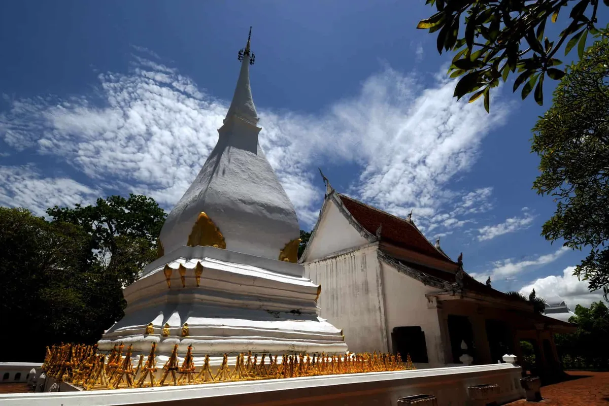 Phra That Si Song Rak