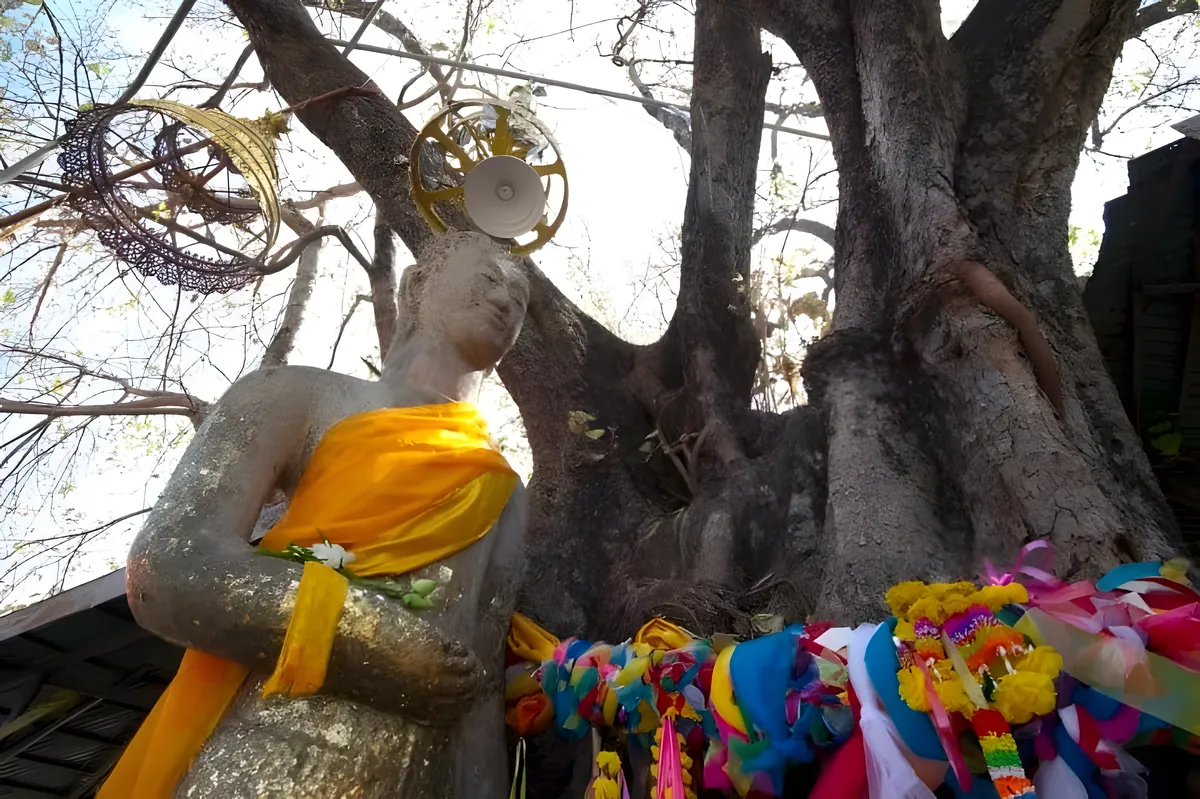 Phra Yuen Mongkhon Buddha Image