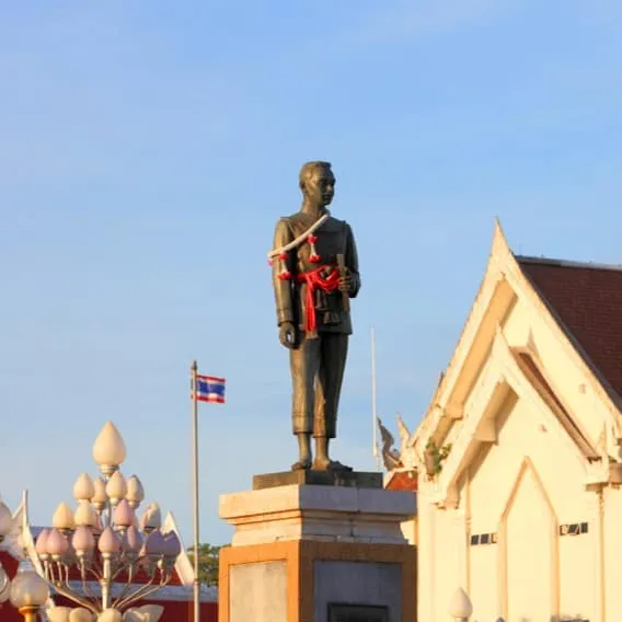 Phraya Phakdi Chumphon (Lae) Monument