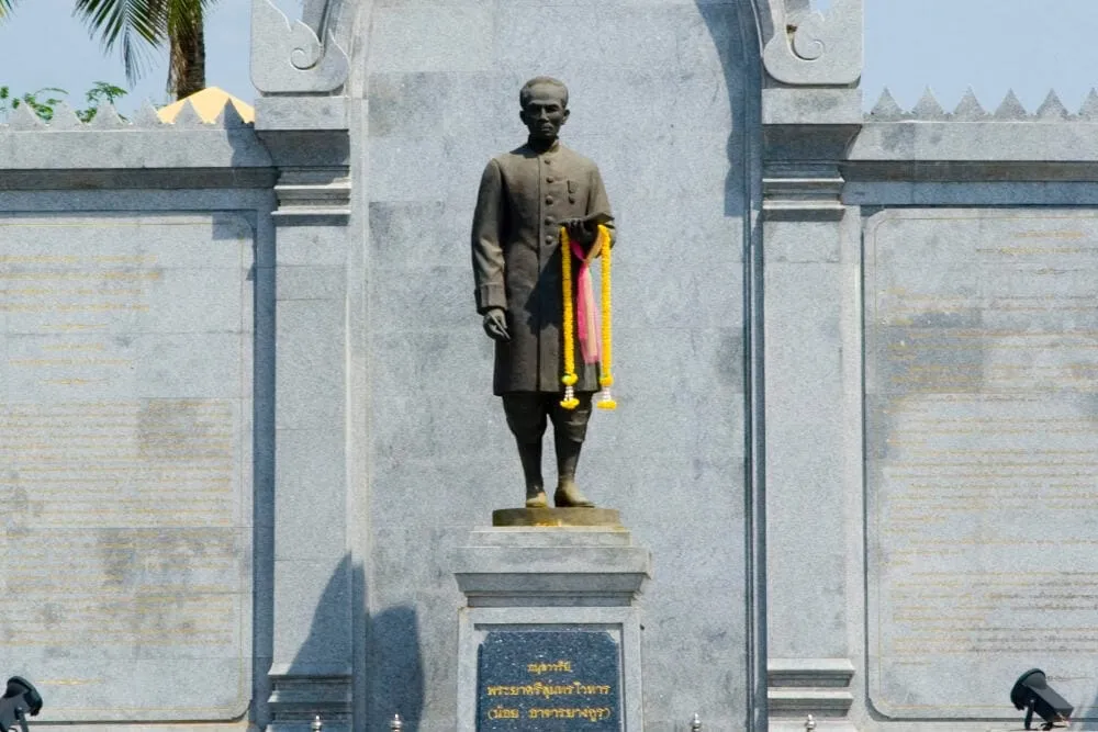 Phraya Srisoontorn Voharn (Noi Ajarnrayangkul) Monument