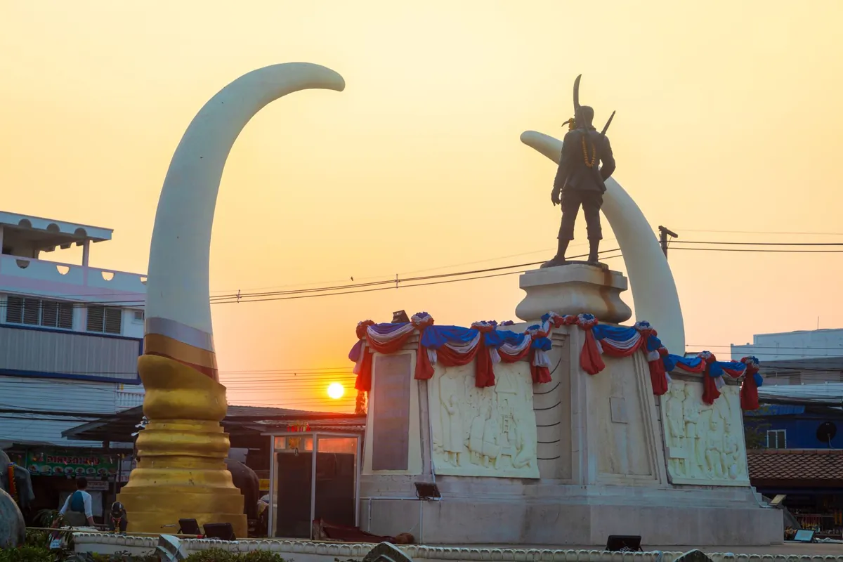 Phraya Surin Phakdi Si Narong Changwang (Pum) Monument — photo 2