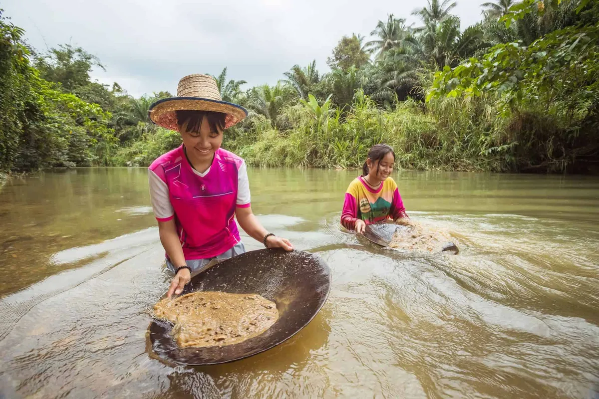 Phu Khao Thong Travel Community
