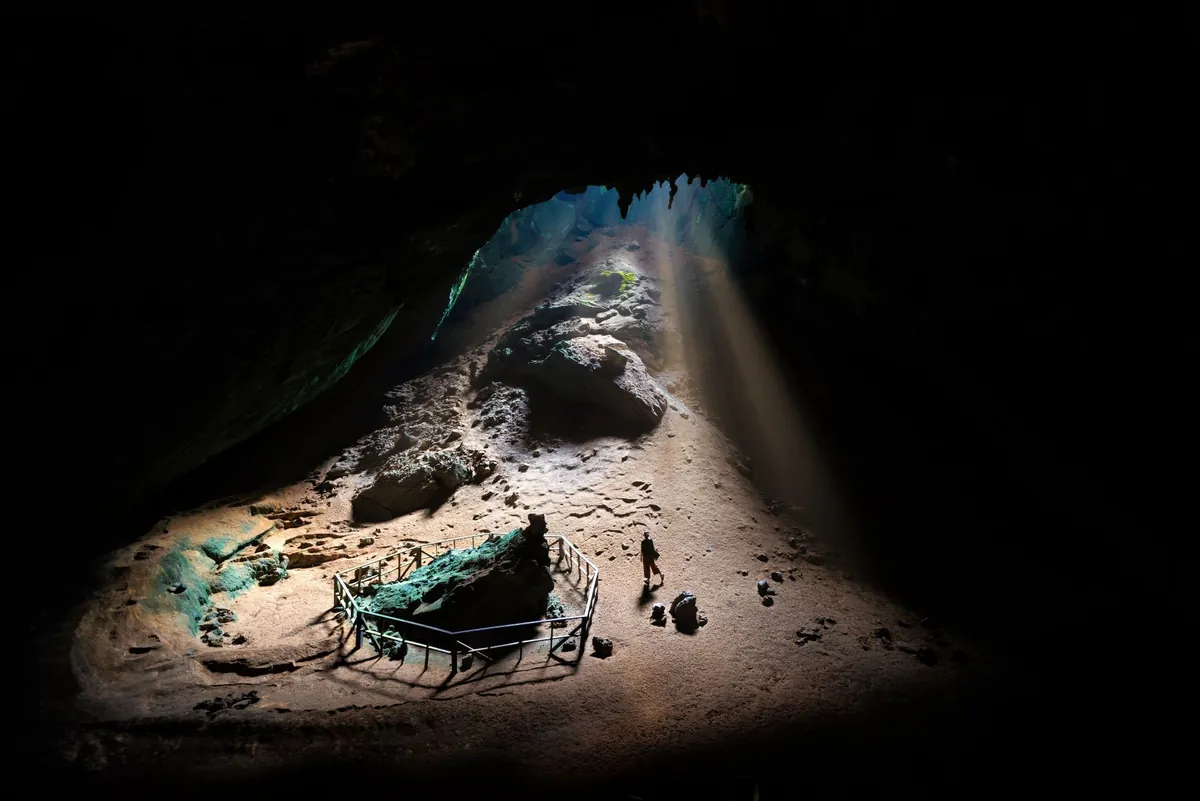 Phu Pha Petch Cave — photo 2