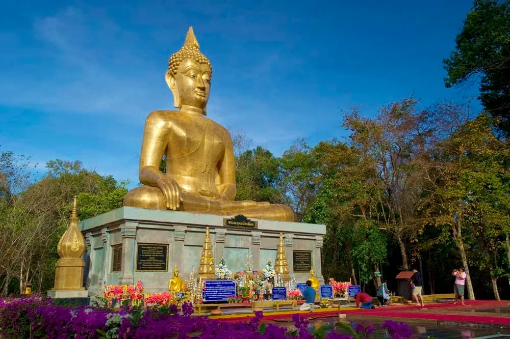 Phuttha Utthayan and Phra Mongkhon Ming Mueang