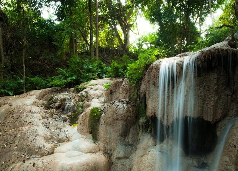 Piang Din Waterfall (Wisutthara Waterfall)