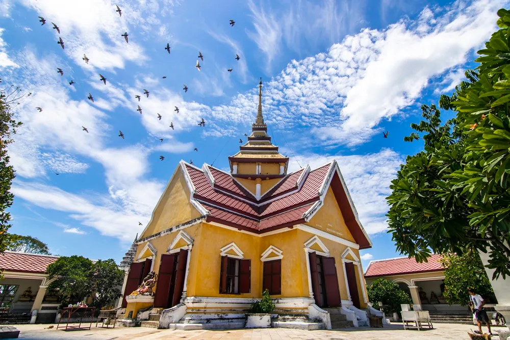 Prasat Nakhon Luang — photo 3