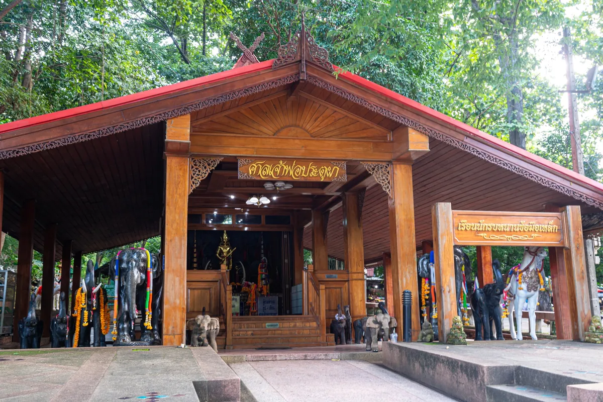 Pratu Pha’s shrine — photo 3