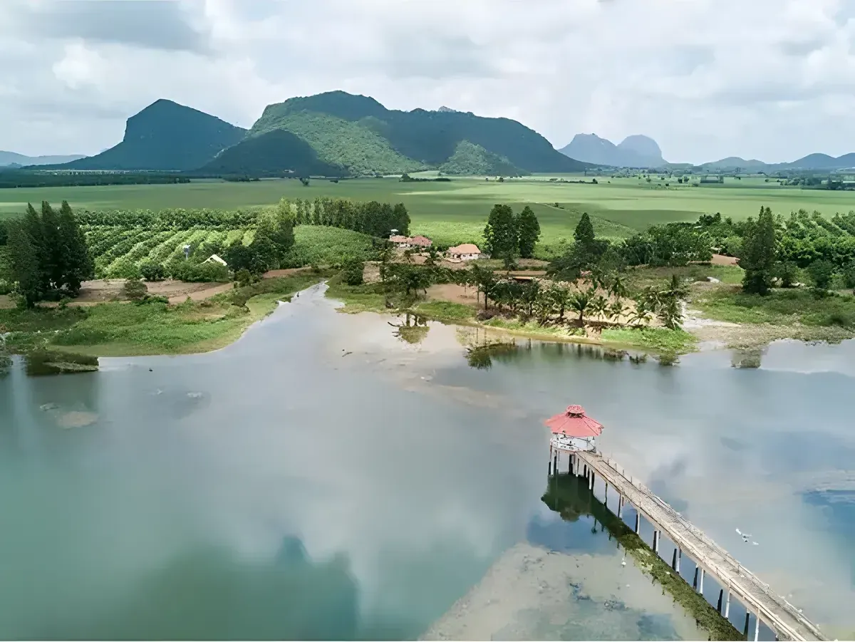 Queen Sirikit Chaloem Phra Kiat Public Water Park