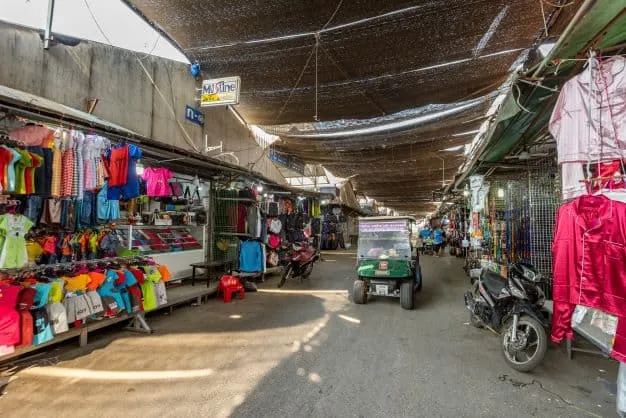 Rong Kluea Market