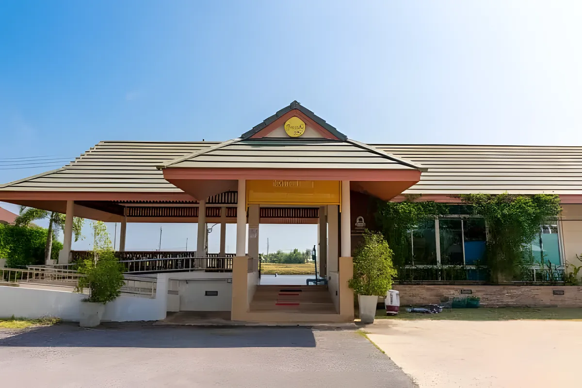Royal Sea Farming and Aquaculture Demonstration Project Under the Initiatives of Her Majesty Queen Sirikit
