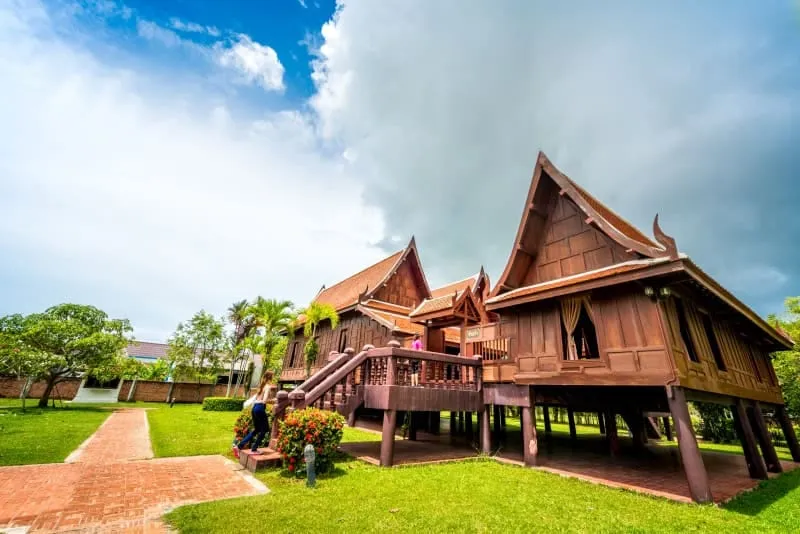 Rulers’ New and Old Palaces