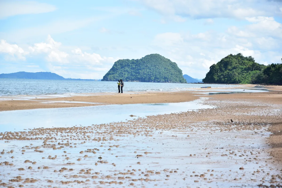 Sai Ri Sawi Beach — photo 2