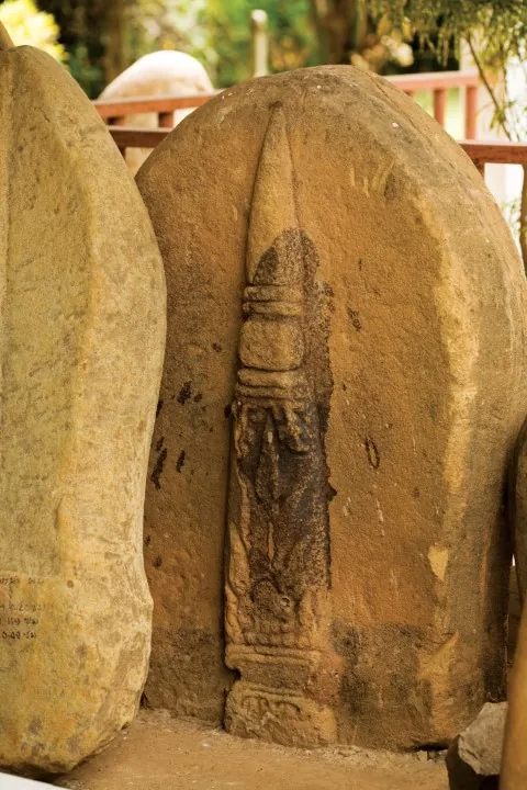 Sandstone Semas of Ban Pak Baeng and Ban Na Lak — photo 2