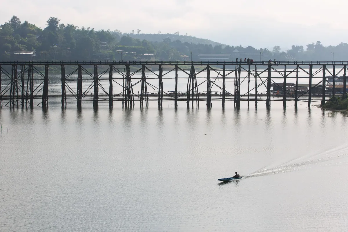 Sapan Mon Bridge — photo 3