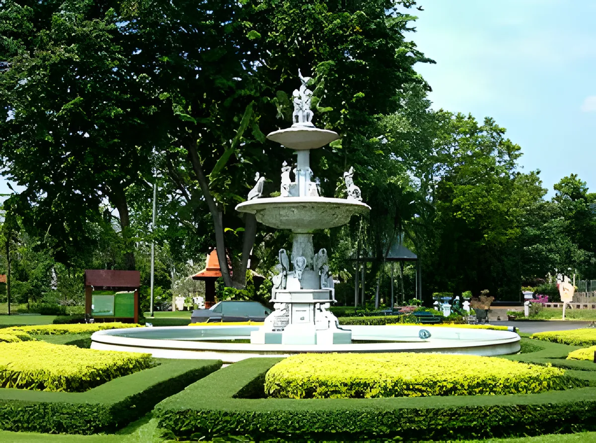 Saranrom Park