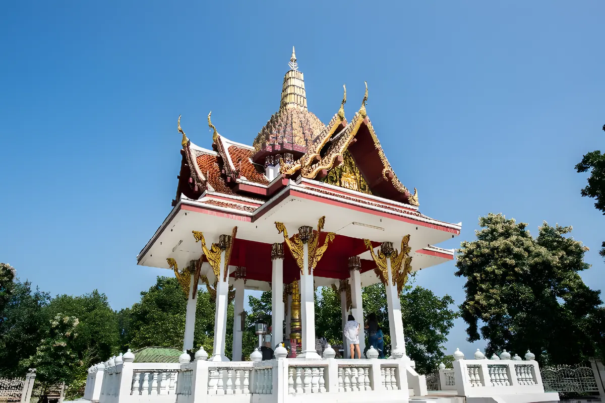 Si Maharat City Pillar Shrine