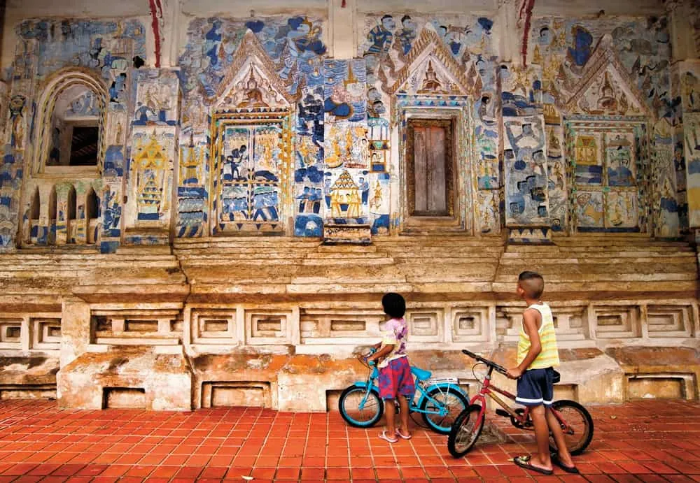 Sim and Hup Taem Sin Sai, Wat Chaisri