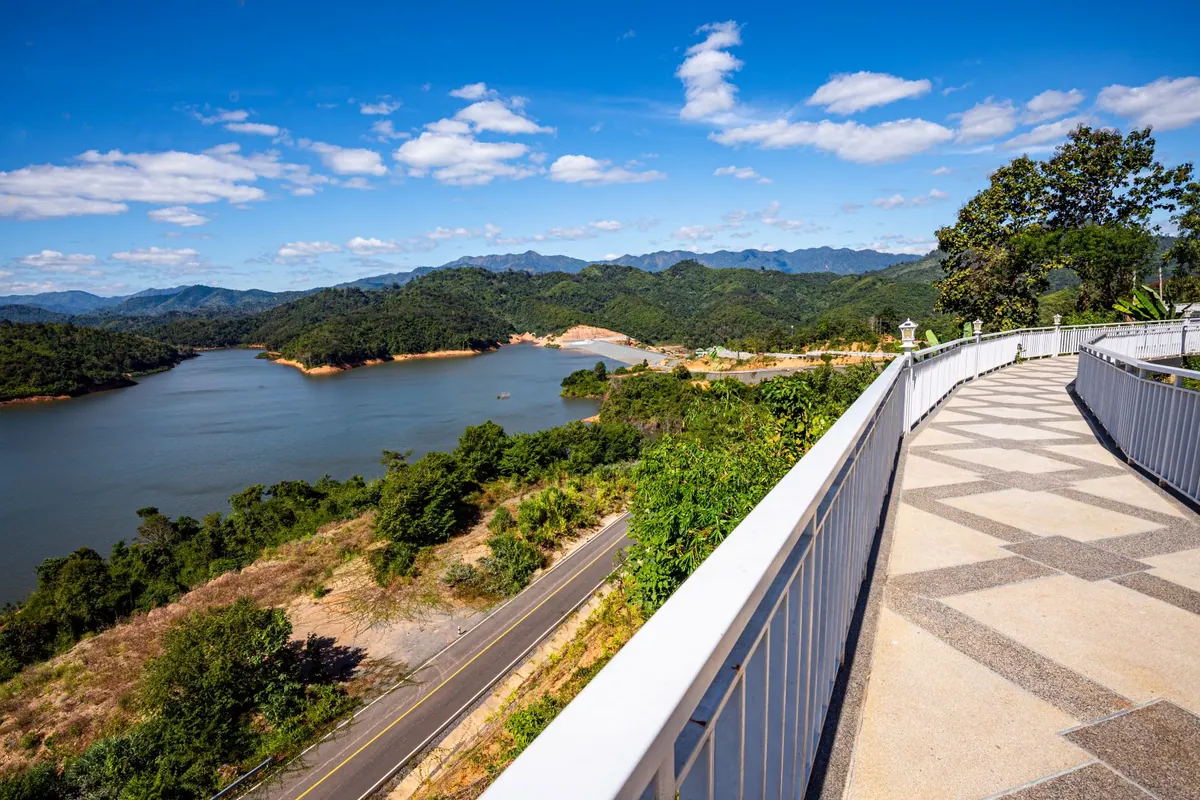 Skywalk at Huai Nam Ri — photo 2