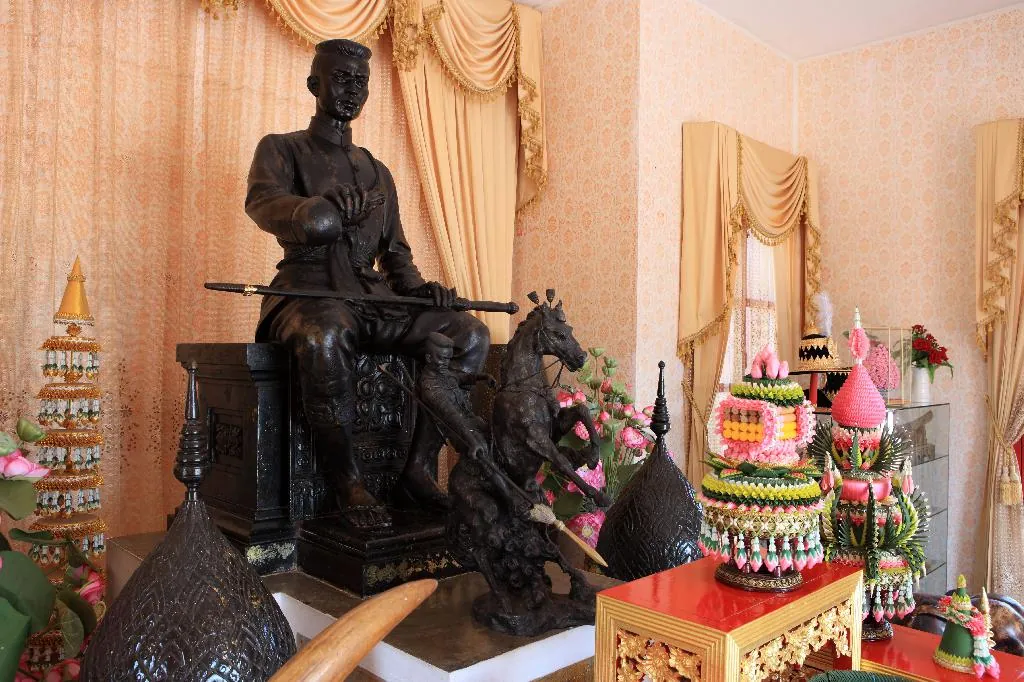 Somdej Phra Naresuan Shrine