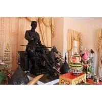 Somdej Phra Naraesuan Shrine