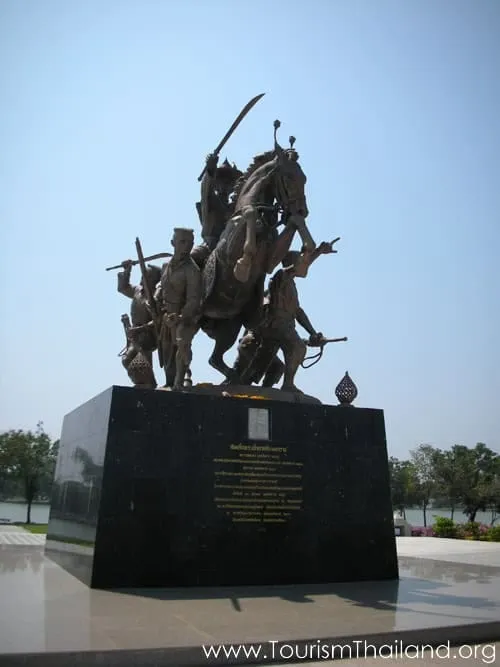 Somdet Phra Chao Taksin Maharat Public Park